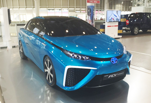 FCV燃料電池自動車トヨタMIRAI（ミライ）