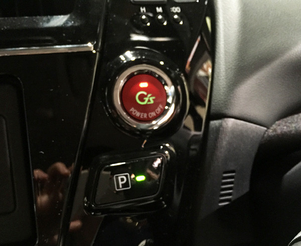 トヨタ・プリウスα　S ツーリングセレクション・G's　スタートボタン