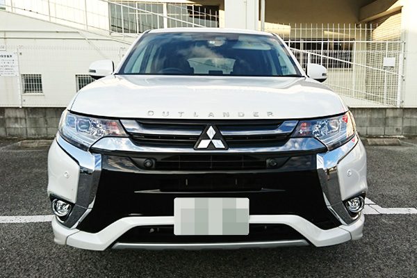 三菱・アウトランダーPHEV　正面